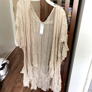 Cute free people cover up kimono. You can tie it or leave it as is!